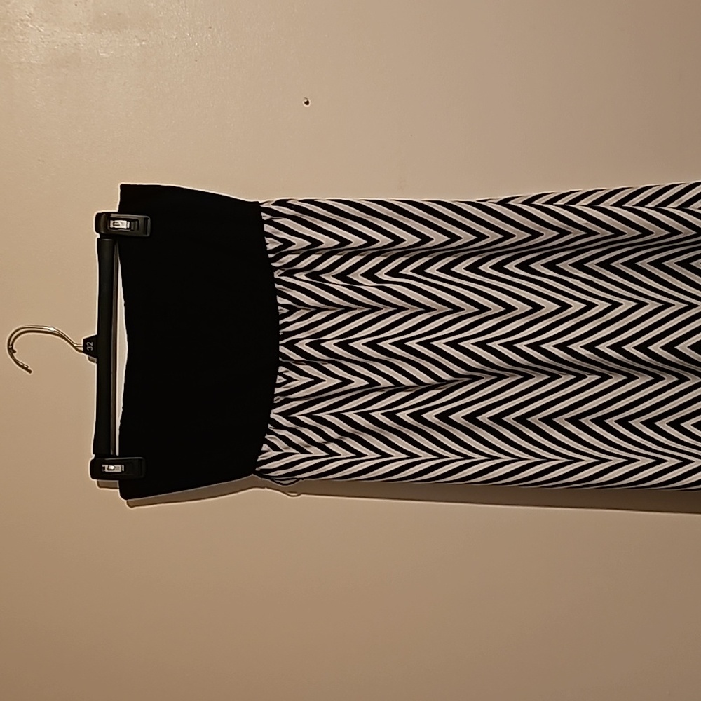 Sleeveless black and white themed long dress